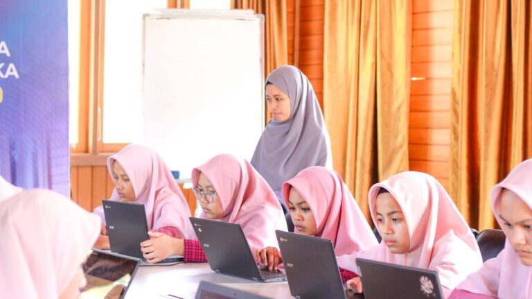 Digitalisasi Pendidikan di Sekolah Putri Darul Istiqamah (SPIDI)