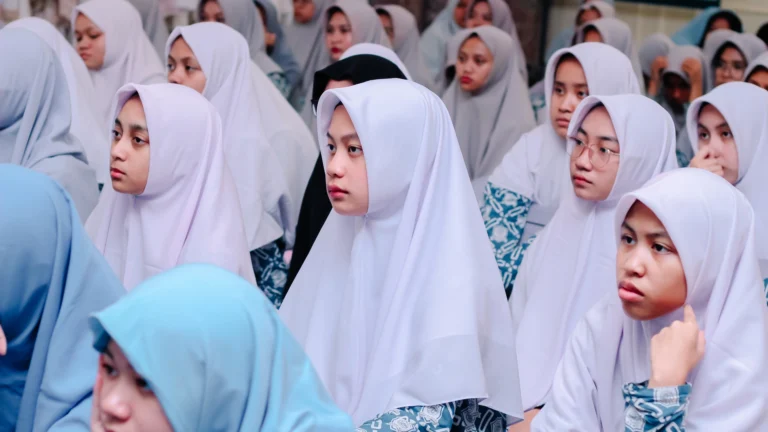 Mengapa Pendidikan Khusus Putri adalah Pilihan Cerdas di Era Modern