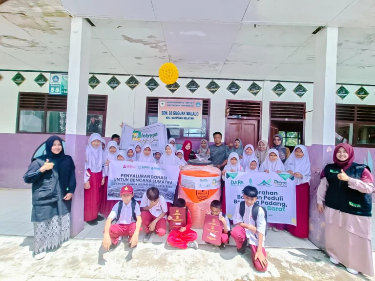 Wujudkan Kepedulian, Keluarga Besar SPIDI, DIBS, dan SADIQ Salurkan Donasi Rp34,6 Juta untuk Korban Banjir Sumatra Barat