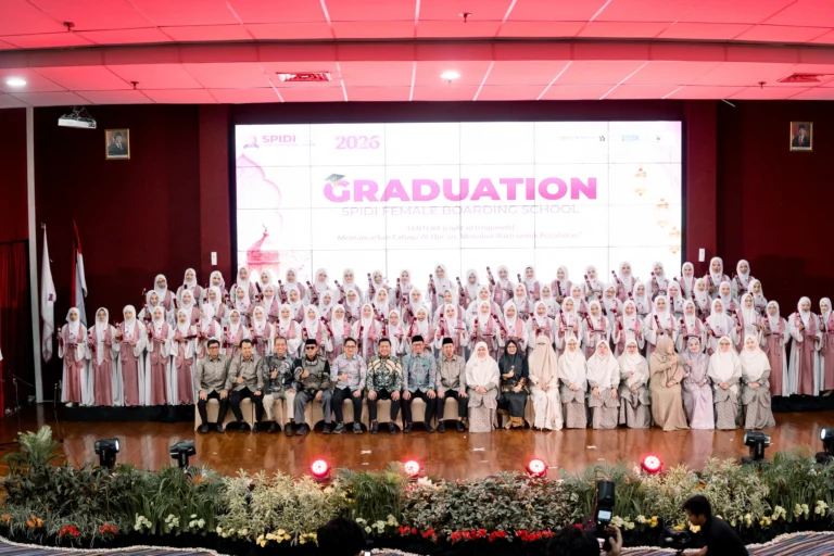 SPIDI Lepas Wisudawati Jenjang SMP SMA, Cetak Generasi Unggul Smart Shalihah: Air Mata Haru Warnai Kelulusan Enam Tahun Perjuangan di Boarding School