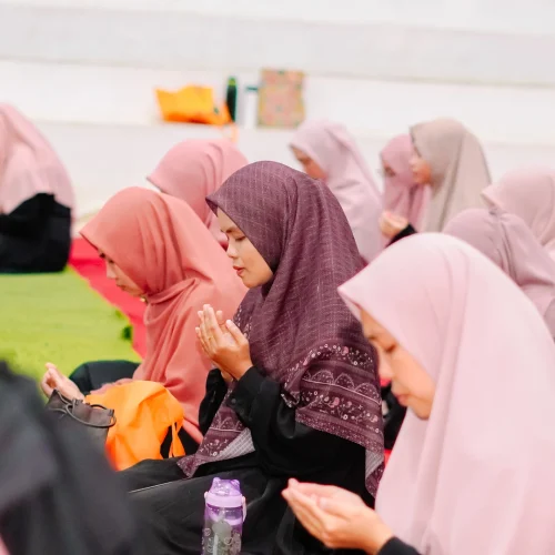 Lailatul Qadar: Malam yang Mengubah Takdir dan Mengangkat Derajat