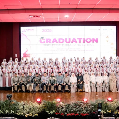 SPIDI Lepas Wisudawati Jenjang SMP SMA, Cetak Generasi Unggul Smart Shalihah: Air Mata Haru Warnai Kelulusan Enam Tahun Perjuangan di Boarding School