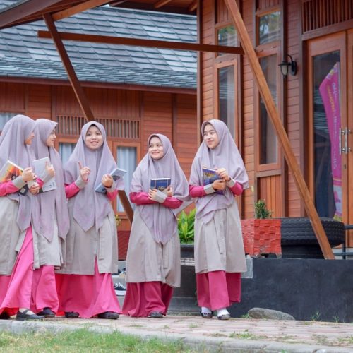 Agar Tidak Salah Pilih! 7 Tips Memilih Pesantren Aman untuk Anak