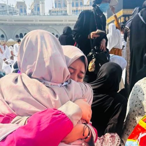 Momen Haru Siswi SPIDI dalam Program Short Course Madinah